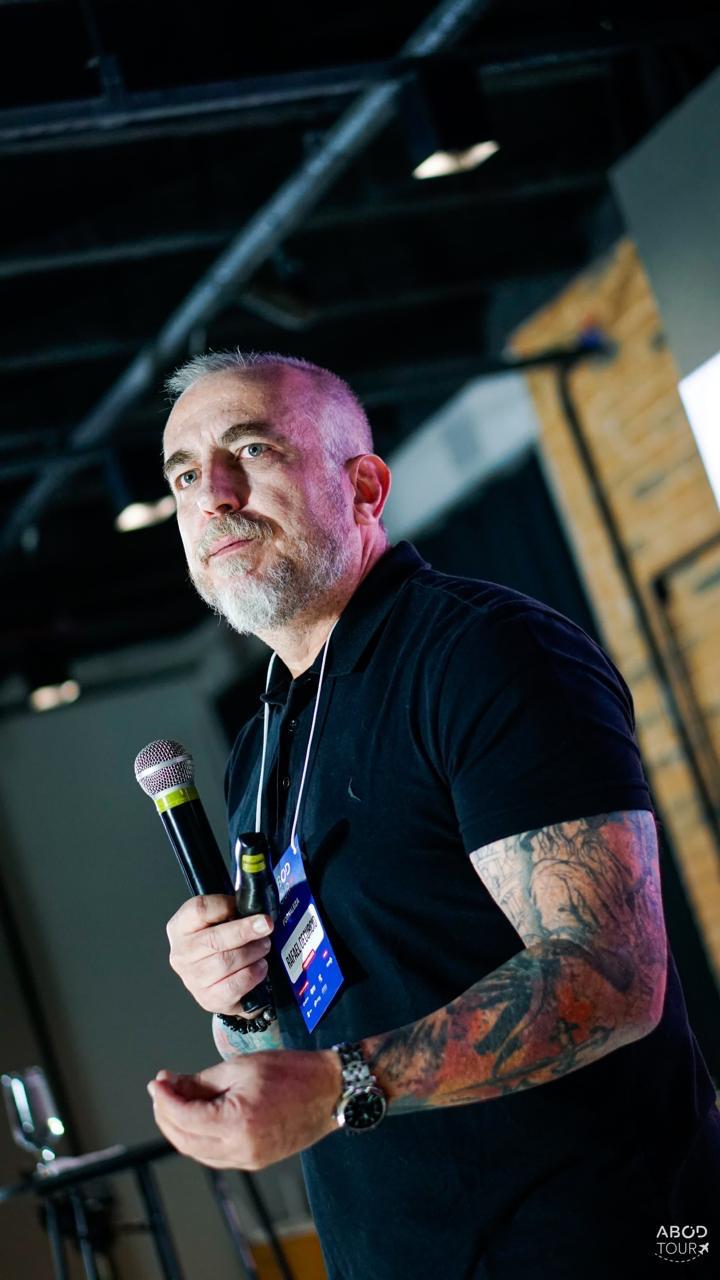 Rafael Decurcio palestrando